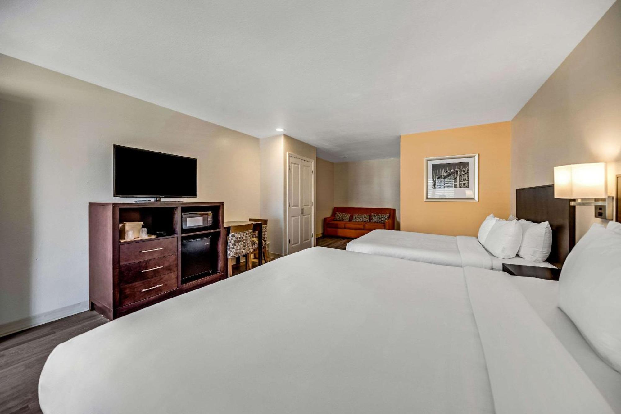 Comfort Boardwalk Hotel